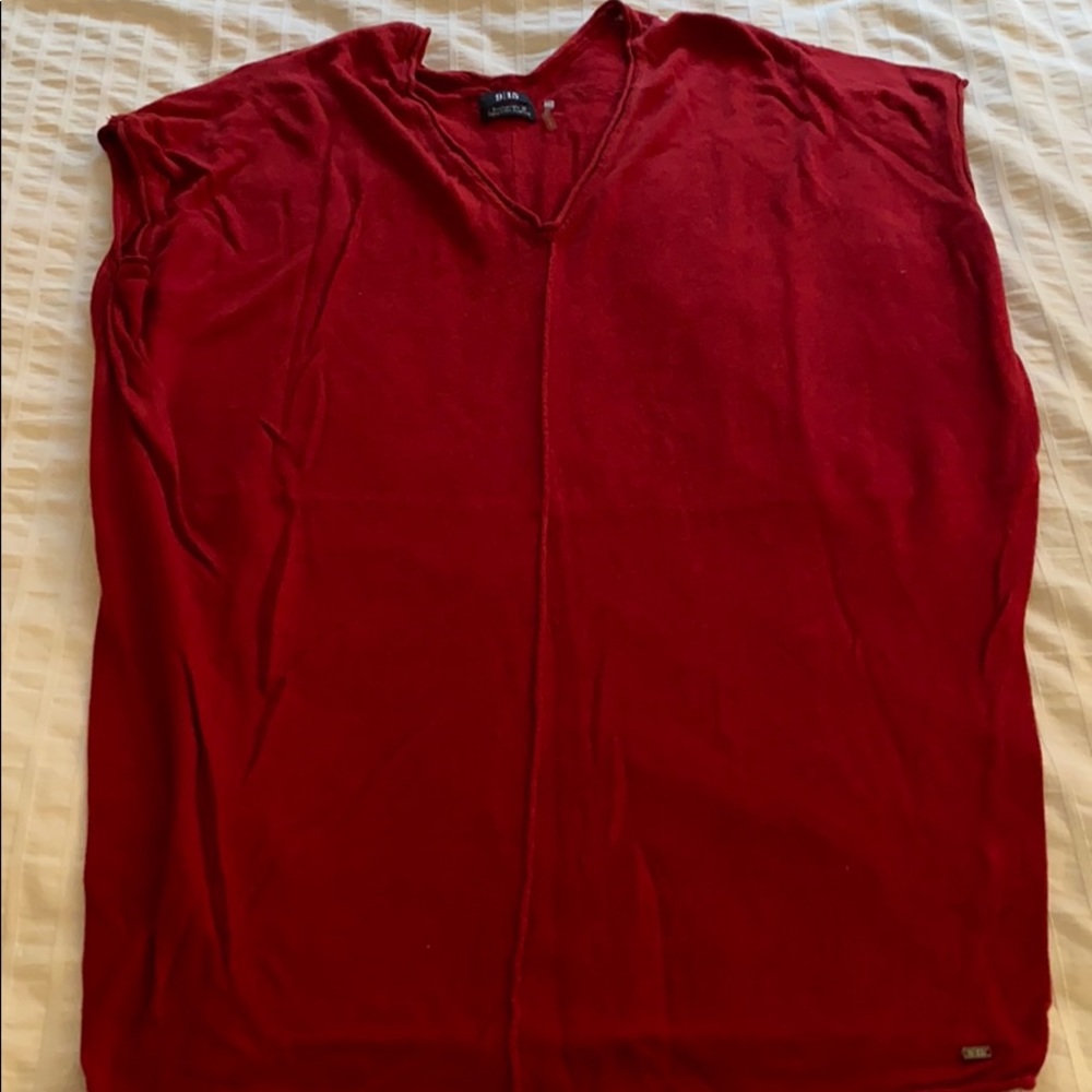 Red tank top, sweater material